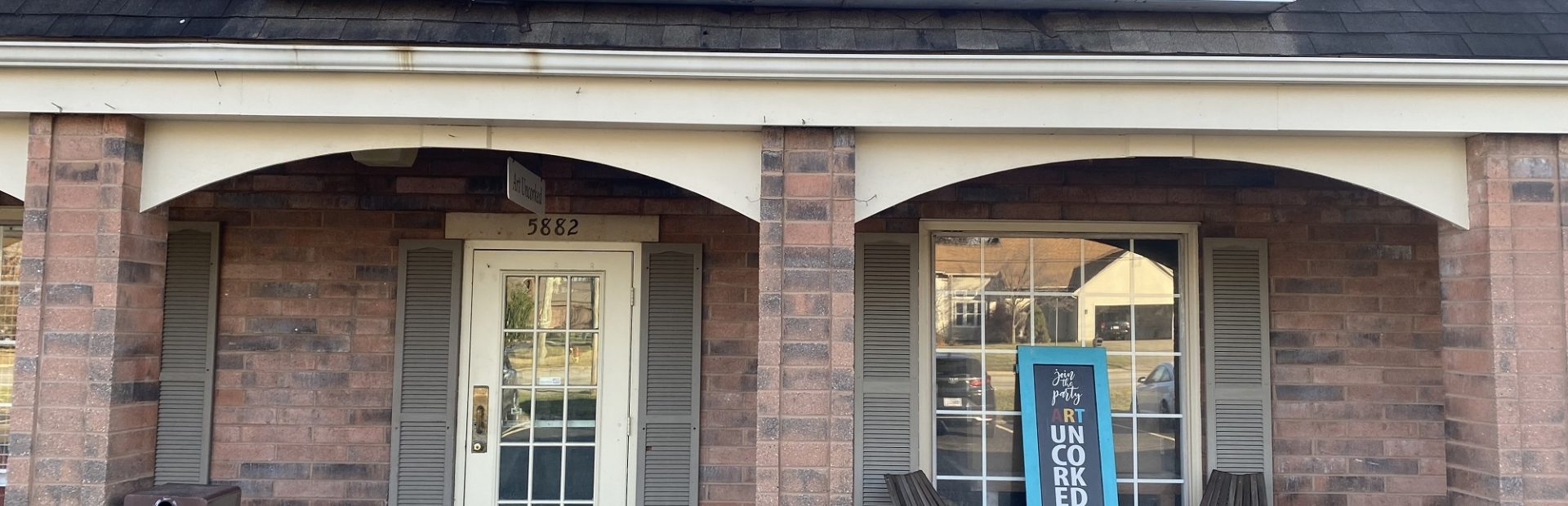 SHAKERTOWN SQUARE - 912 SQ FT RETAIL/SERVICE SUITE