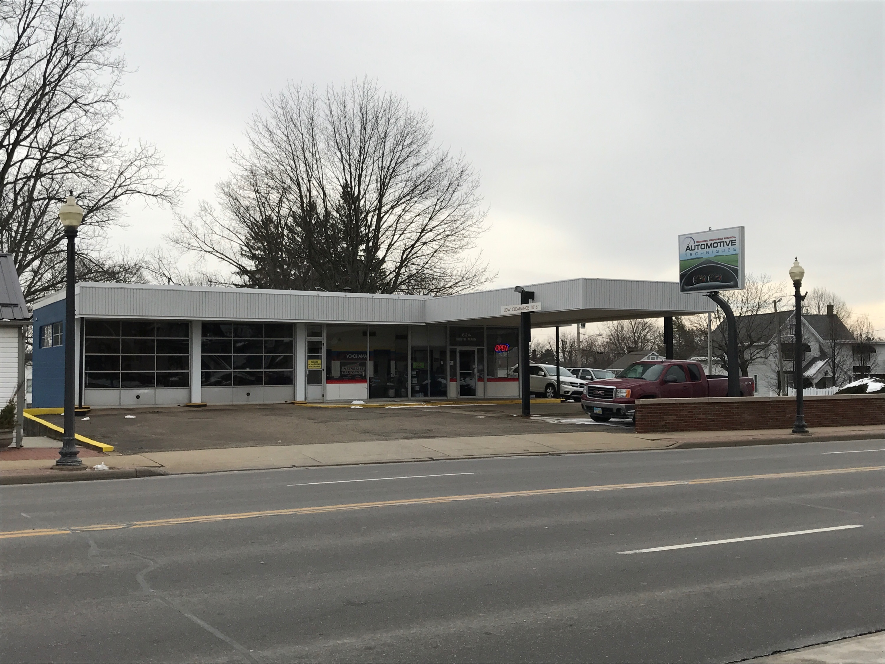 SOLD! 2,416 SQ.FT. AUTO REPAIR FACILITY