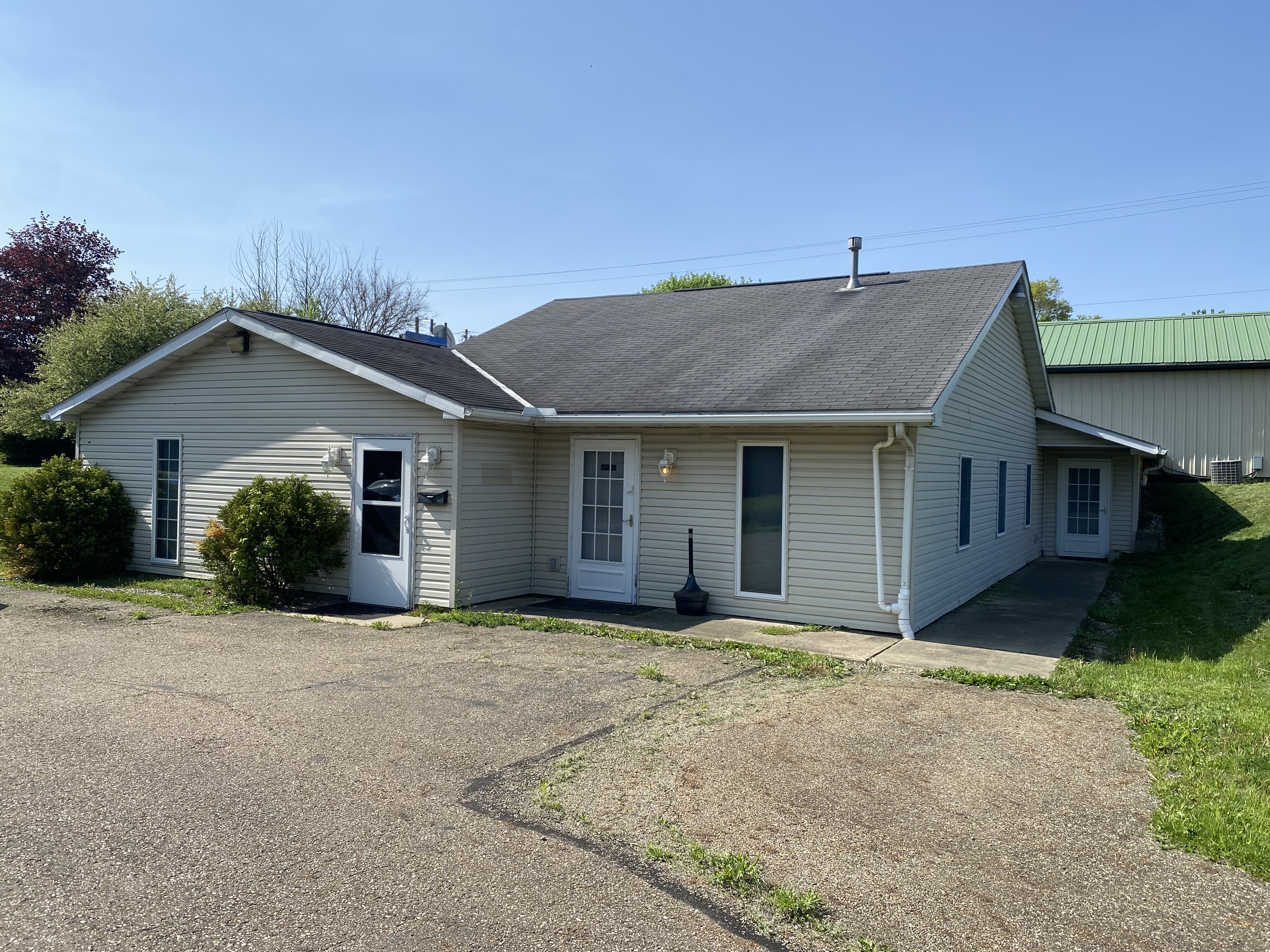 2,200 SQ,FT, OFFICE FOR LEASE